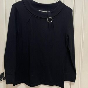 Black‎ Nine West top with rhinestone brooch